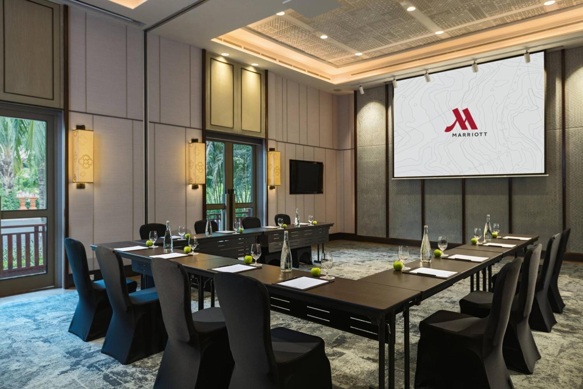 Phuket Marriott And Spa, Nai Yang Beach